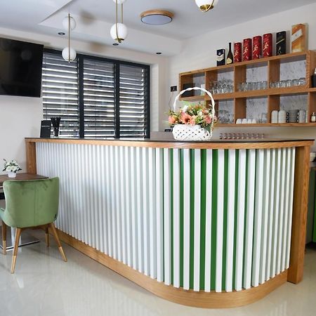 Merak Rooms & Caffe Bar Šabac エクステリア 写真