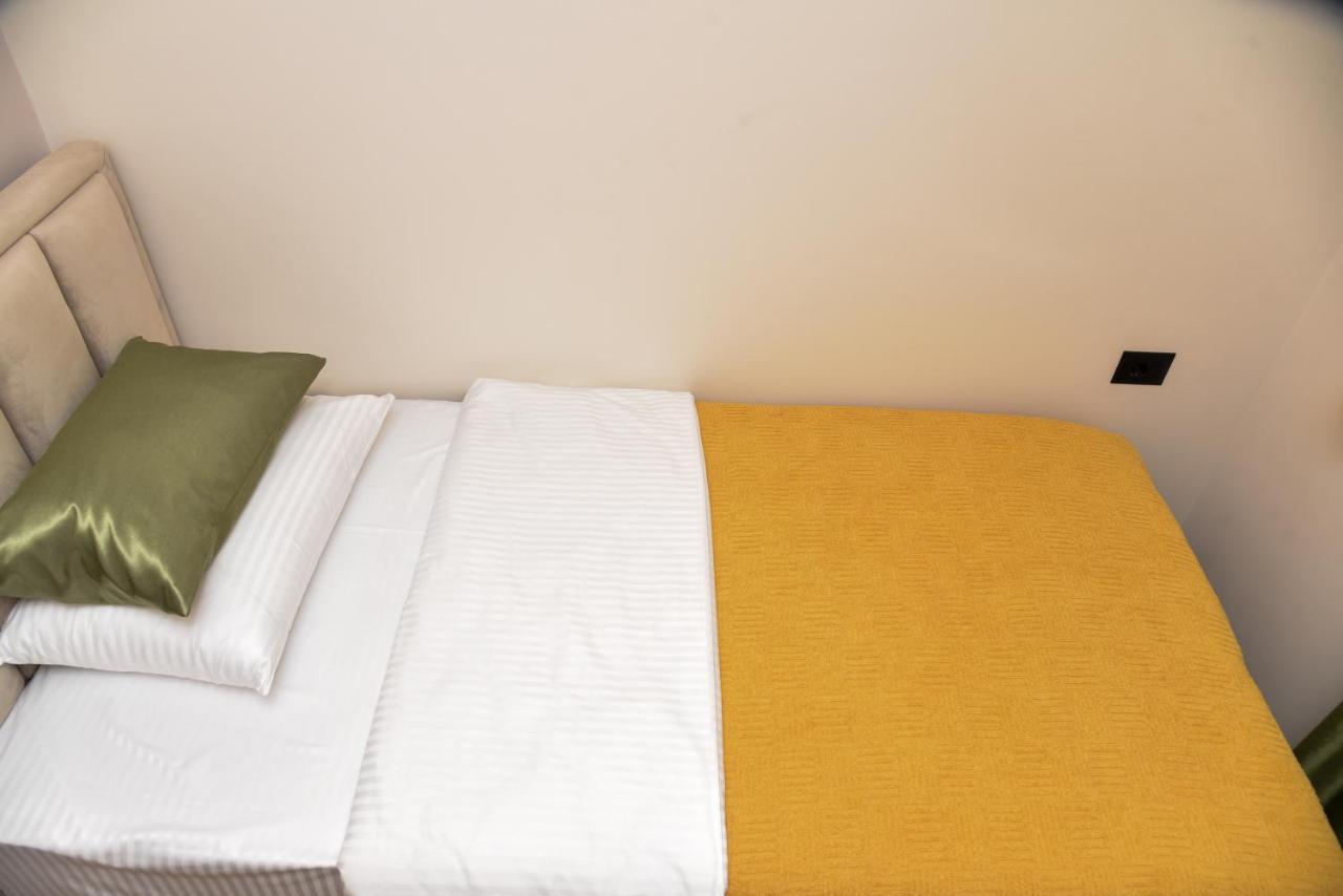 Merak Rooms & Caffe Bar Šabac エクステリア 写真