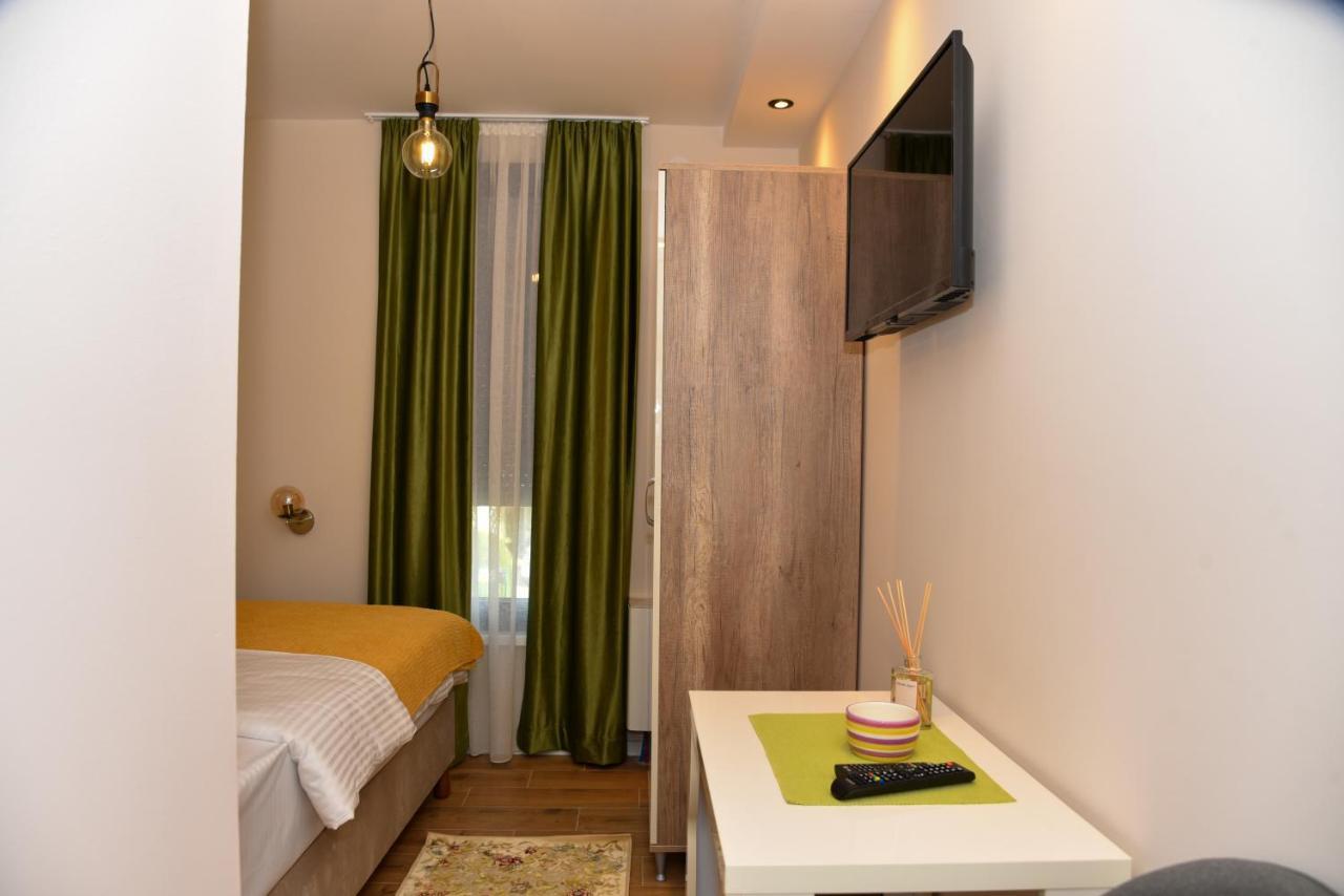 Merak Rooms & Caffe Bar Šabac エクステリア 写真