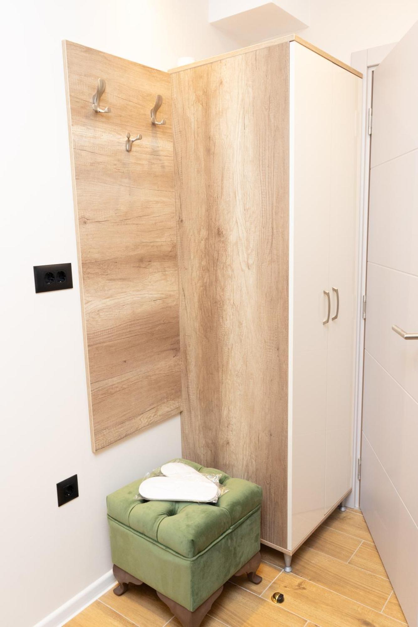 Merak Rooms & Caffe Bar Šabac エクステリア 写真