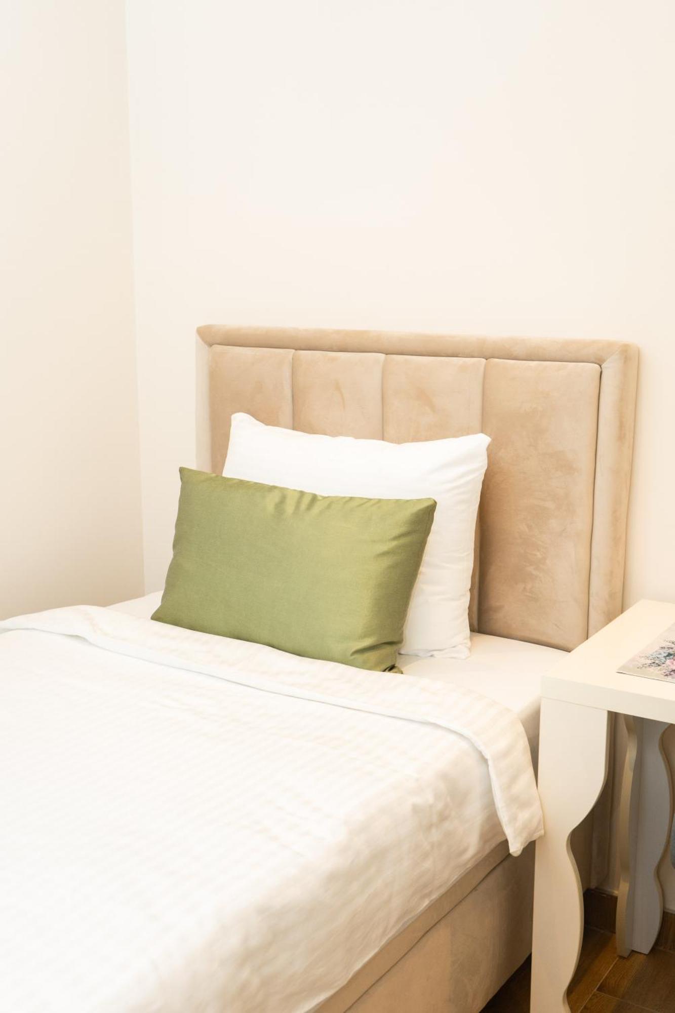 Merak Rooms & Caffe Bar Šabac エクステリア 写真